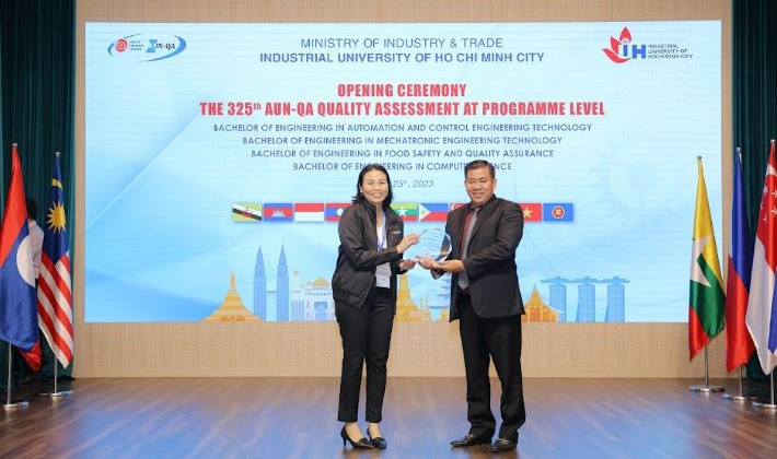 IUH: Đánh giá các chương trình đào tạo theo tiêu chuẩn AUN-QA lần thứ 325